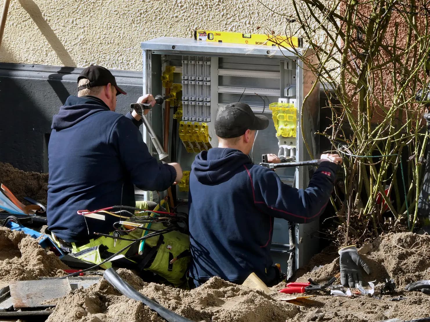 Emergency electrician